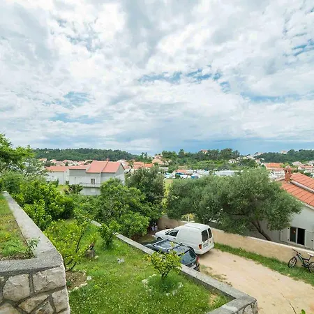 Apartament Anica Palit